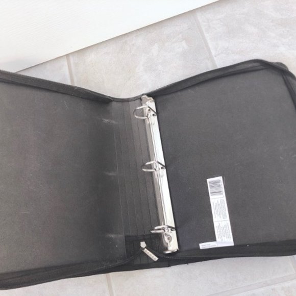 Stationary School Supply Five Star Binder - Picture 2 of 3